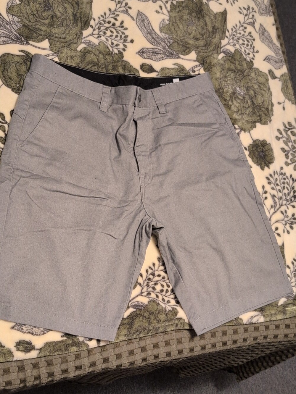 Men's Size 36 Volcom Shorts Grey
